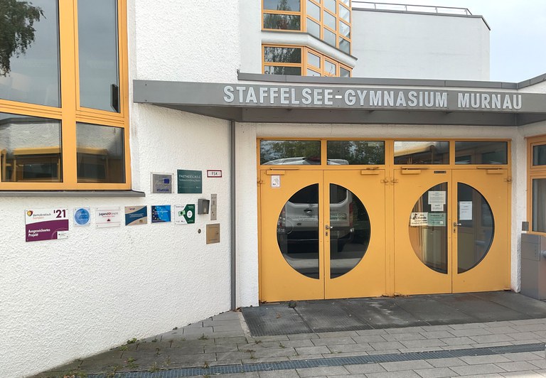 Staffelsee-Gymnasium Murnau - oberer Ost-Eingang Staffelsee-Gymnasium Murnau - oberer Ost-Eingang