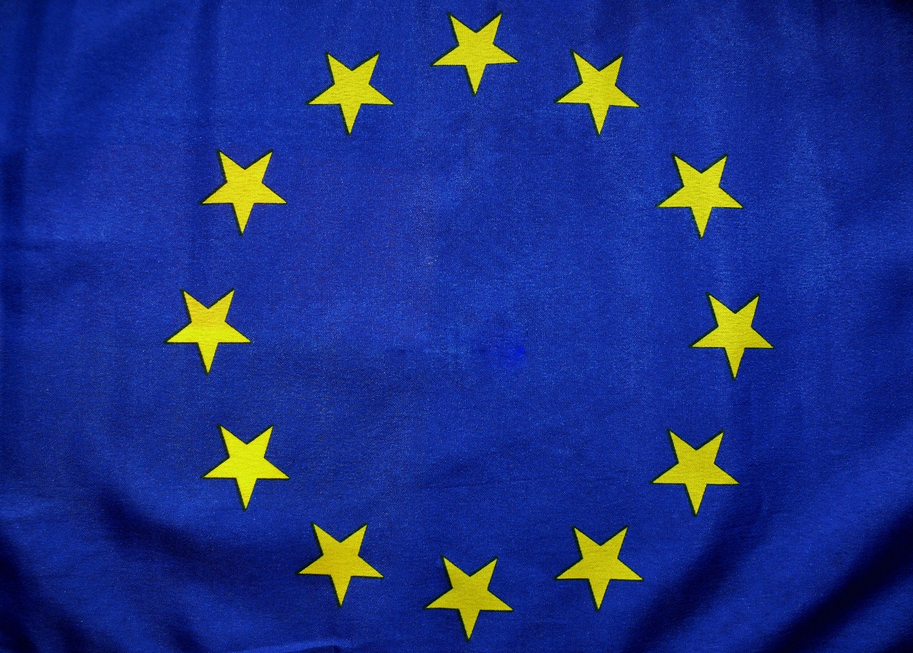 euro-flag-1776253_1280.jpg